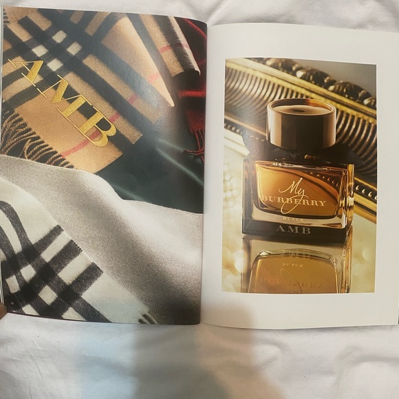 Burberry coffee table book - Picture 3 of 3